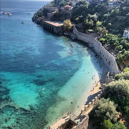 1 Bed W Balcony Sea Views & Roof Terrace