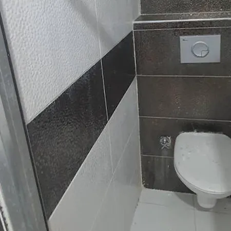 1 Bed W Balcony Sea Views & Roof Terrace