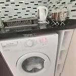 1 Bed W Balcony Sea Views & Roof Terrace