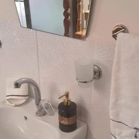 1 Bed W Balcony Sea Views & Roof Terrace 아파트