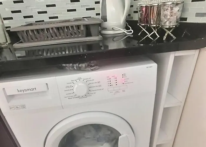 1 Bed W Balcony Sea Views & Roof Terrace