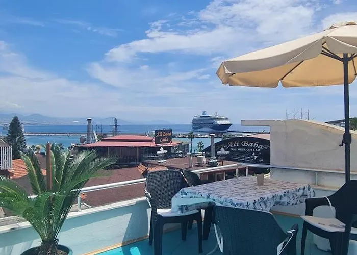 1 Bed W Balcony Sea Views & Roof Terrace Lejlighed