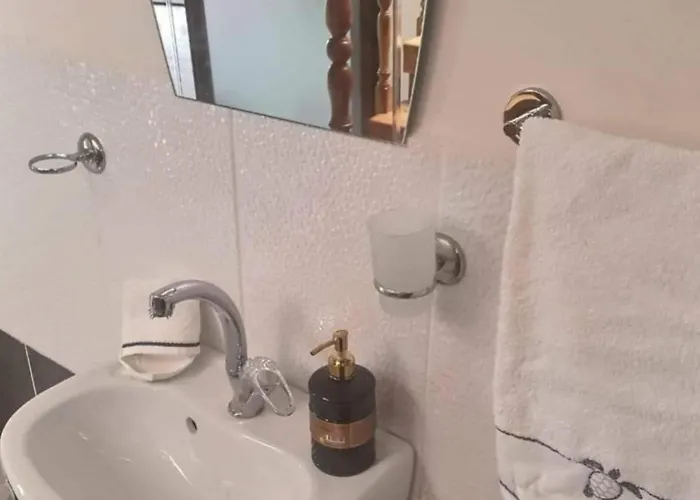 1 Bed W Balcony Sea Views & Roof Terrace Апартаменти